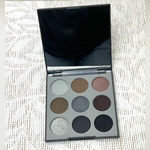 MORPHE Eyeshadow Palette